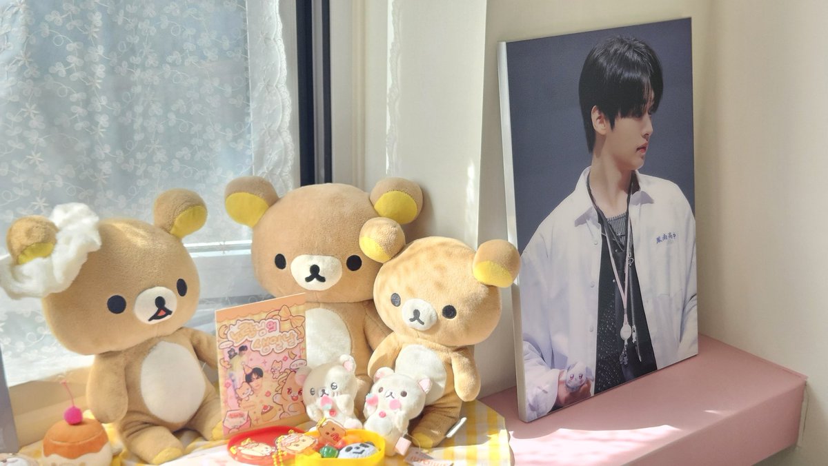 LFoLFoZrXr's tweet photo. 햇살도 따사롭게 축하해주는 노랑님 생일잔치💛
여기가 바로 행복한 고양이의 세상이야 /ᐠ .    ̫ .マ

#산중호걸_노랑님의_생일날
#리노생일_짠짠짠짠_하더라 https://t.co/0CLQPGes96