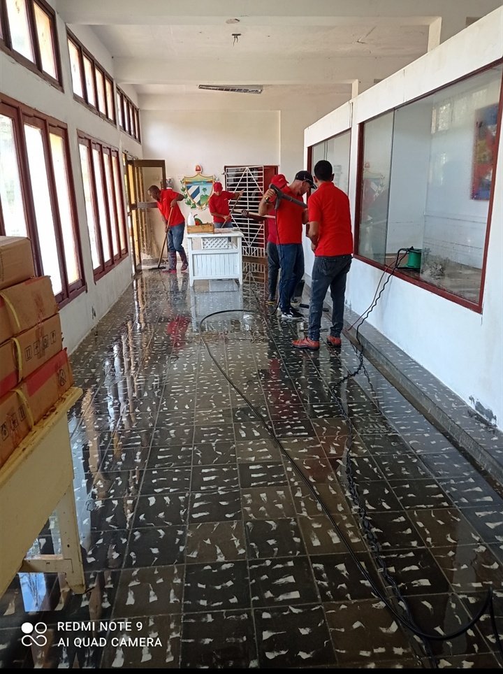 FCopextelGtmo's tweet photo. Este fin de semana, un grupo de compañeros de la #filialcopextelguantánamo recuperó el museo municipal de San Antonio del Sur, con el objetivo de ser utilizado como taller temporal de servicios técnicos para la atención a la población.
#copextelsuma https://t.co/fDkbzpUBCw