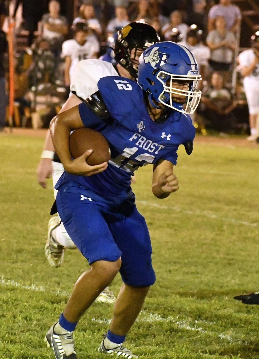 Congrats to Jr. QB/DB Edwin Alvarado for being named the Golden Circle Player of the Week! #WeWillWin

5 Total TD

12-17, 189 yards passing, 4 TD's

10 Rushes, 66 Yards, 1 Rushing TD

2 Tackles, 1 Fumble Recovery

corsicanadailysun.com/sports/gc-foot…