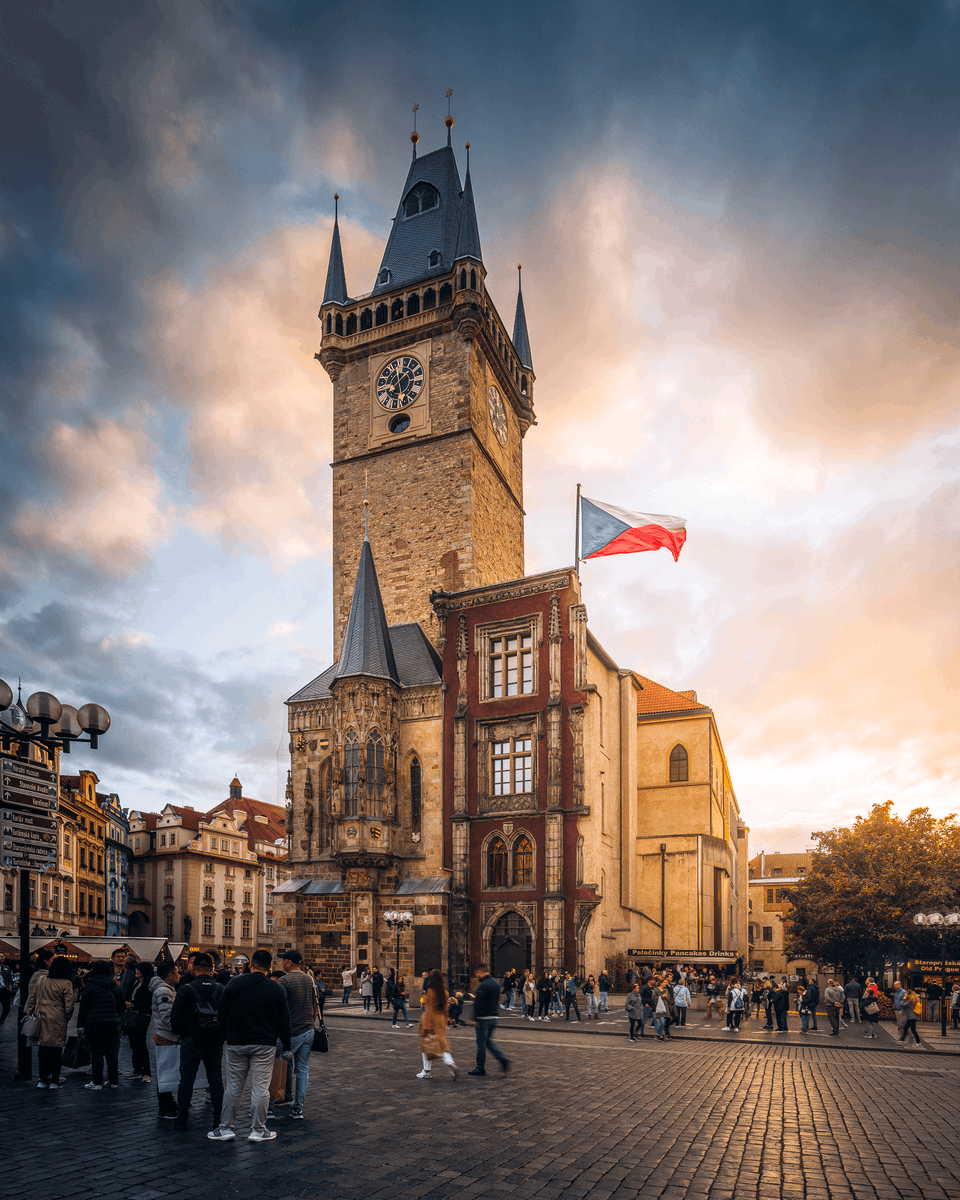 Happy Czech National Day! 🇨🇿
On this day in 1918, the independent state of Czechoslovakia ✌️ was founded following the WWI.
📆 28 October is the most significant Czech holiday