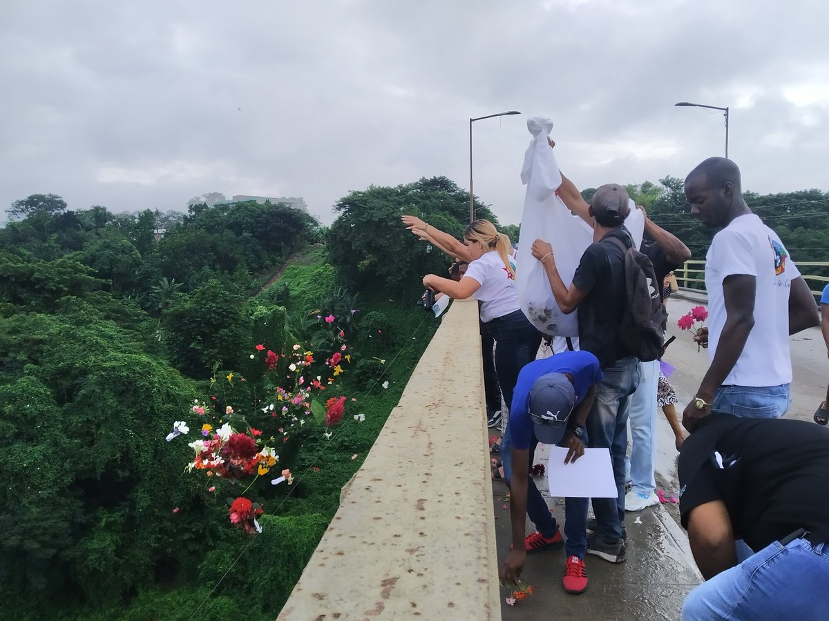 Este 28 de octubre, en #PalmaSoriano nos unimos en un emotivo desfile en homenaje a la desaparición física de Camilo Cienfuegos, el señor dela vanguardia #CamiloVive .