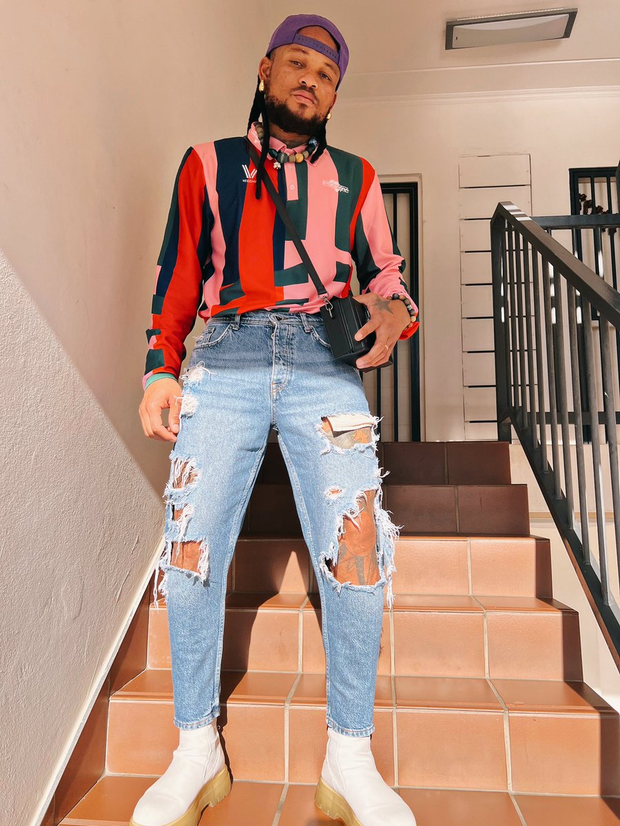 A huge shoutout to Kaizer Chiefs defender and Mozambican captain for rocking the Envy Afrika x Vecchio collab! 🔥🇲🇿 Honored to see this exclusive collection represented by such talent. Get yours now🛍️: store109119007.company.site