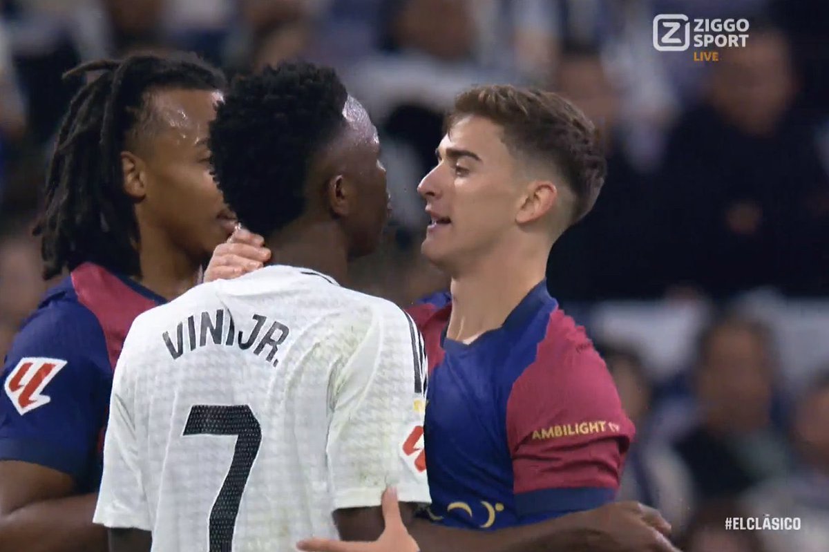 VisionBlaugrana's tweet image. 🗣️ Vinicius à Gavi : “Ouais… Mais lundi, je vais chercher le Ballon d’Or.”

(@10JoseAlvarez)