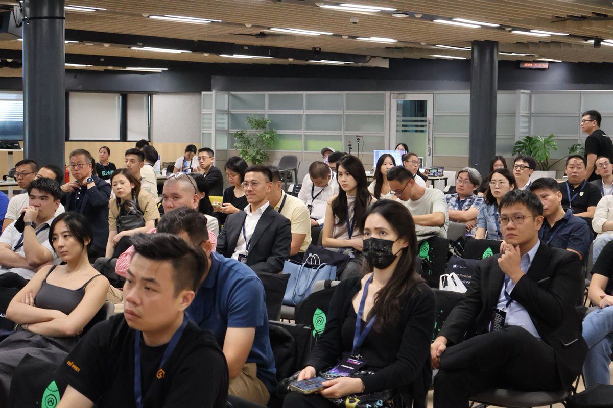 On 10/27,  our managing partner, Yan Lee hosted an inspiring panel at the Tai-Sin Startup Summit Forum in Singapore!