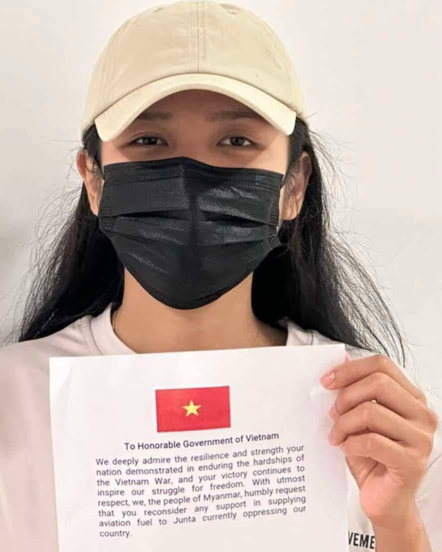 zhsfncc's tweet photo. အာဆီယံအဖွဲ့ဝင် ဗီယက်နမ်နိုင်ငံ၏ အစိုးရကို မြန်မာအကြမ်းဖက်စစ်အုပ်စုအား လေယာဉ်ဆီ တင်ပို့နေမှု ရပ်တန့်ရန် ပြည်သူ့သပိတ်အင်အားစုအဖွဲ့က အွန်းလိုင်းလှုပ်ရှားမှုဖြင့် ပြုလုပ်တောင်းဆိုခဲ့ကြသည်။ 

#StopJetFuelSalesAndShipmentInsuranceToMM 
#Vietnam
#WhatsHappeninglnMyanmar https://t.co/10YKvGLM8X