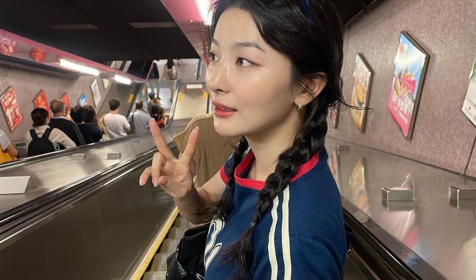 DAY_One210's tweet photo. 나 이 착장이 너무 좋아... 잘어울려.. https://t.co/8qPUx8TOEu