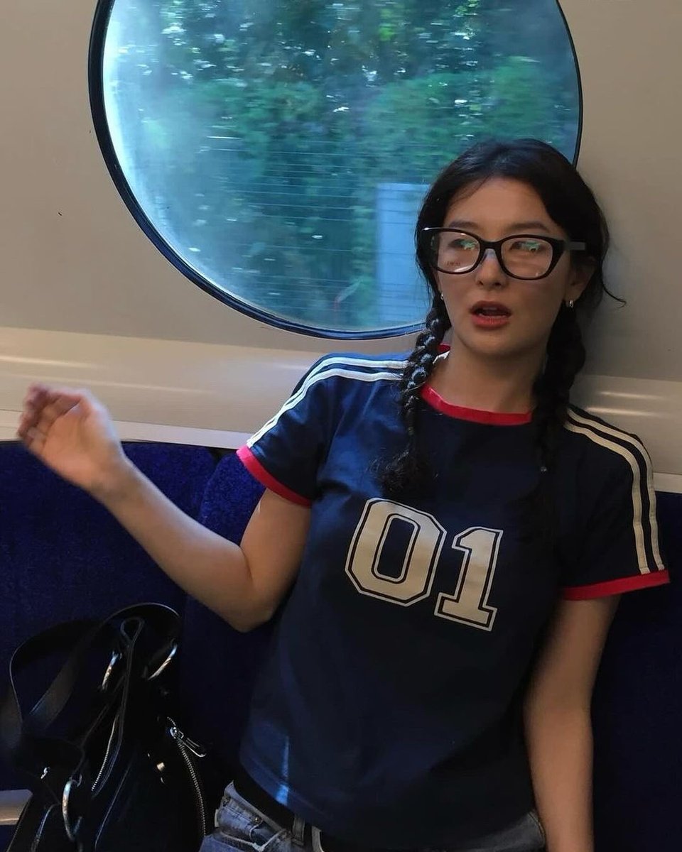 나 이 착장이 너무 좋아... 잘어울려..