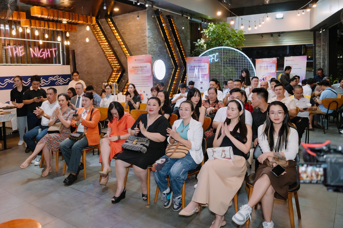 vn_rocky's tweet photo. Chúc mừng Frying Fish Club Vietnam (FFC) đã chính thức khai trương tại Việt Nam!
💥 Một hành trình mới – Một dấu mốc mới!
Sẵn sàng bùng nổ, chinh phục khẩu vị và trải nghiệm của mọi thực khách! 🚀

#Cườngmarketing https://t.co/3ILMaKvHe4