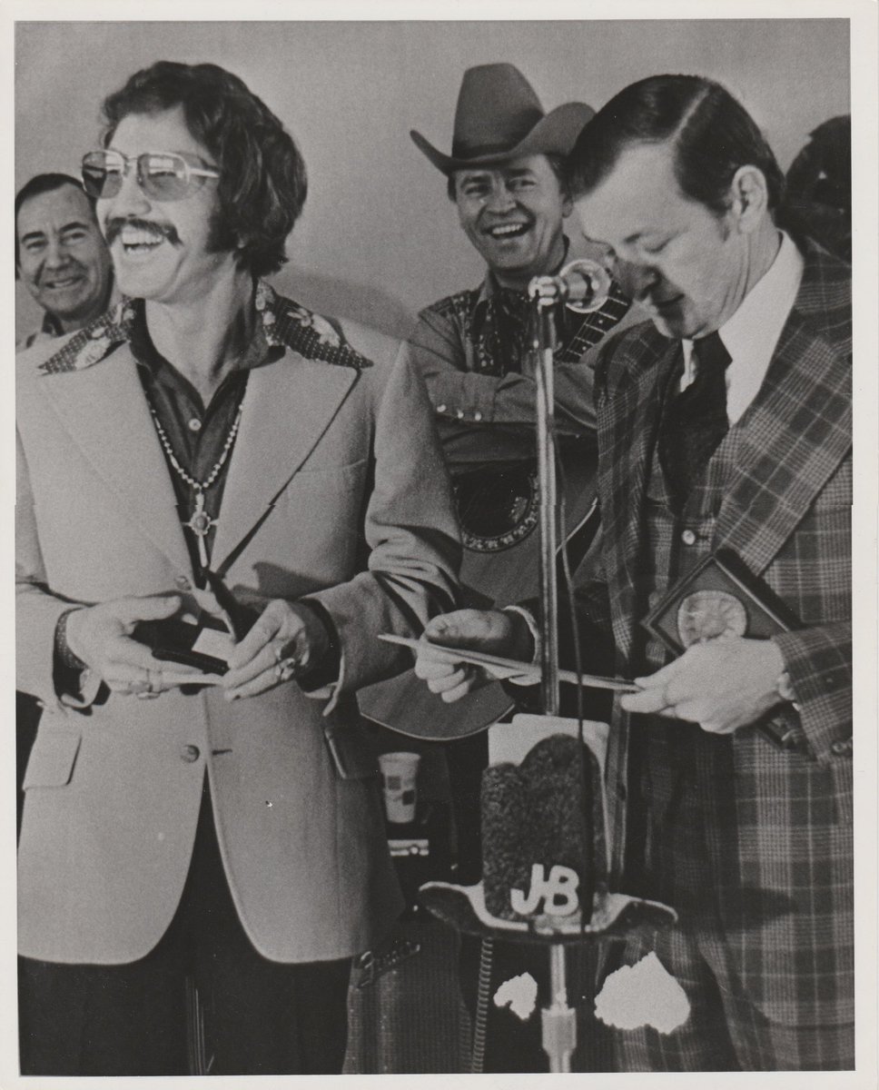 #MartyRobbins receiving the key to the city of #ElPaso #Texas
#MartyMonday #MartyMemories #westtexastownofelpaso