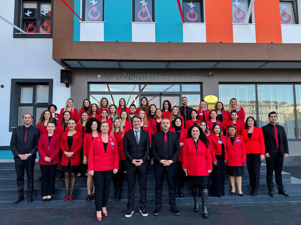 Cumhuriyet öğretmenleri olarak, Başöğretmenimiz Gazi Mustafa Kemal Atatürk’ün izinde durmadan yürüyoruz.🇹🇷🇹🇷🇹🇷🇹🇷<a href="/FatihBilfen/">Fatih Öztürk 🇹🇷</a>