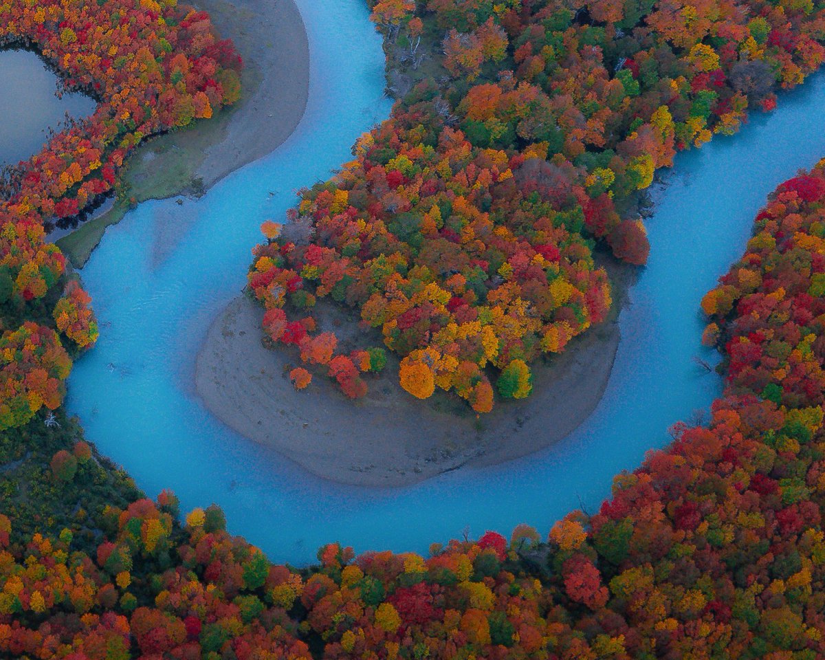 tylekki's tweet photo. Patagonia Fall Colors https://t.co/AIeQwWtChT