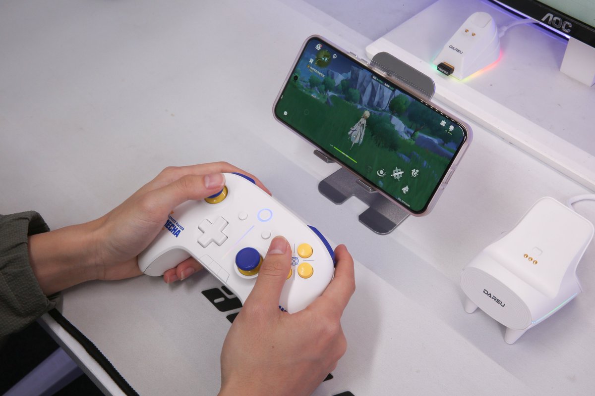 Dareu_Global's tweet image. 🔥 DAREU H106 pro🔥

Available in two classic colors: black or white. Whether you&apos;re team minimalist or prefer a bold look, there&apos;s a style for everyone. 🖤🤍

Which one would you choose? Comment below! 👇
 #dareu #GamingSetup #ControllerDock #BlackOrWhite