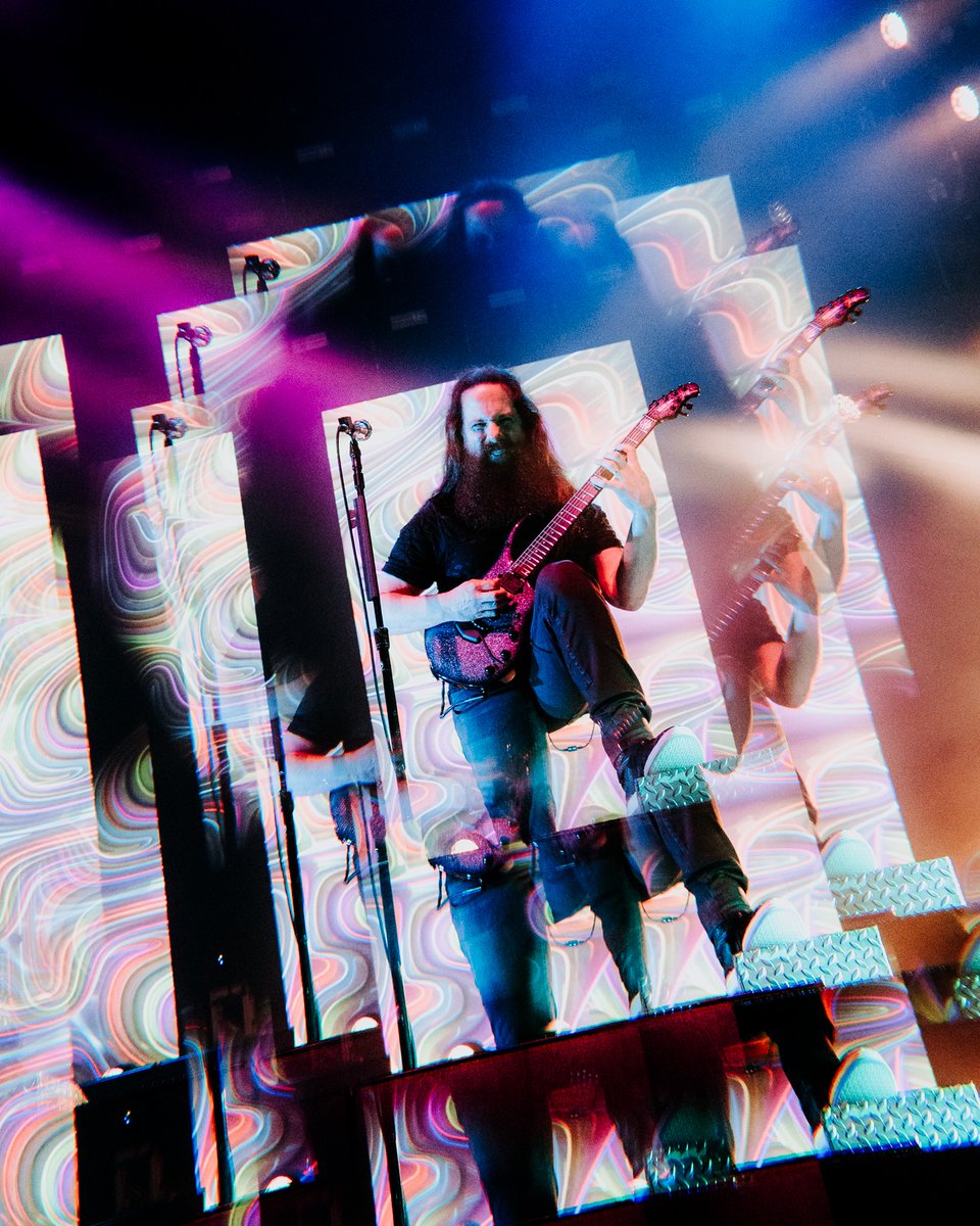 dreamtheaternet's tweet photo. Moments from a beautiful evening in Rome 🇮🇹 ❤️

📸 @WorkByWolfe

Tickets, VIP &amp; more 👉 https://t.co/F0E31hwze6 https://t.co/dekc72uqSX