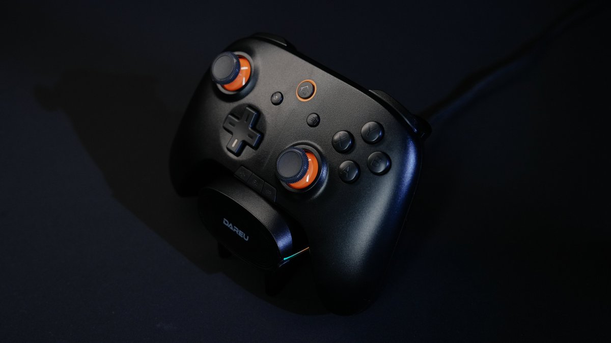 Dareu_Global's tweet image. 🔥 DAREU H106 pro🔥

Available in two classic colors: black or white. Whether you&apos;re team minimalist or prefer a bold look, there&apos;s a style for everyone. 🖤🤍

Which one would you choose? Comment below! 👇
 #dareu #GamingSetup #ControllerDock #BlackOrWhite