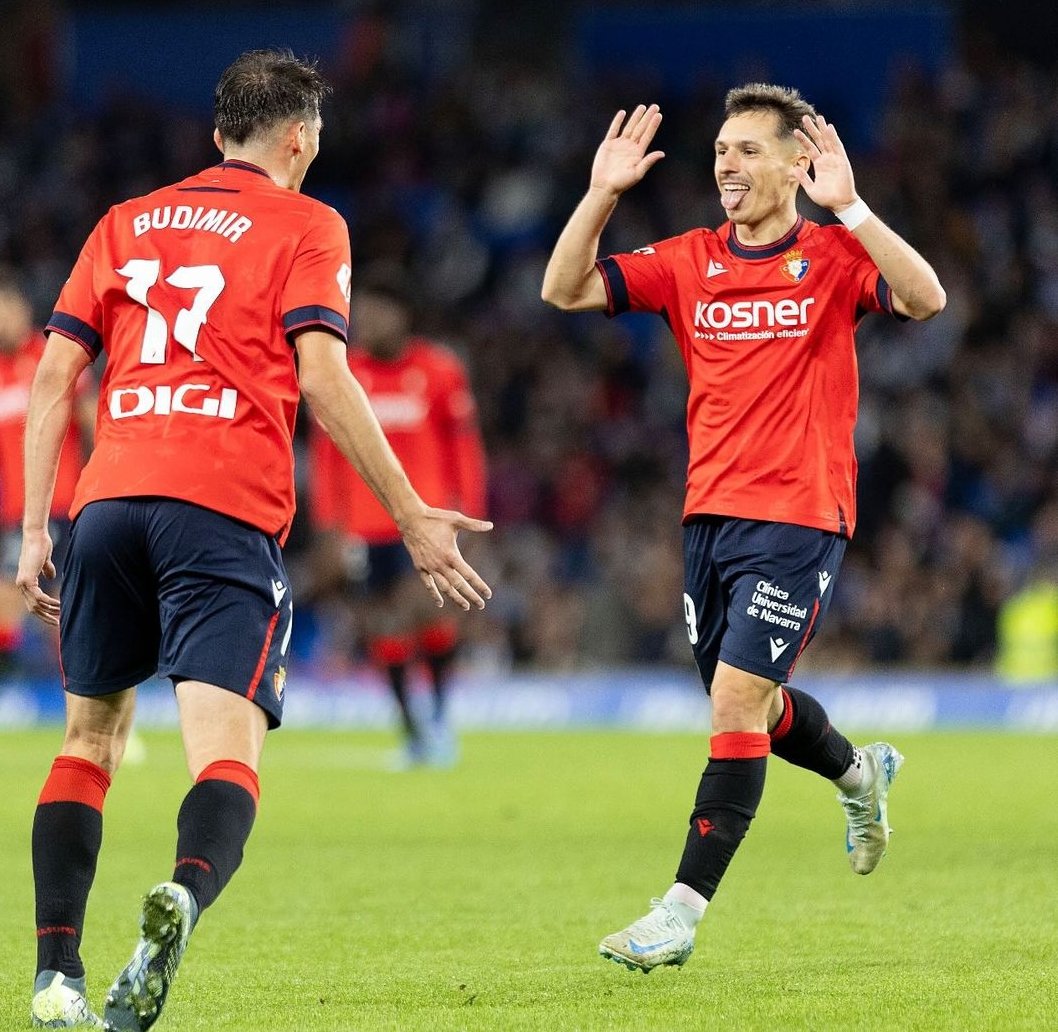 KOBE BRYANT Y SHAQUILLE O'NEAL.
SONIA Y SELENA.
WISIN Y YANDEL.
ASTERIX Y OBÉLIX.
ORTEGA Y GASSET.
ZIGIC Y MUNITIS.
MARTÍN Y MONREAL.
BRANDON Y SUBSUELO.
👐🏼&amp;🐐