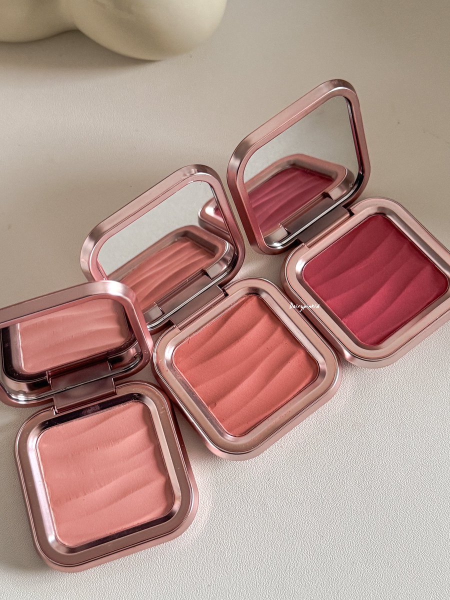 dairypinkid's tweet photo. INSTAPERFECT YANG CUSHIONNYA BAGUS BANGET ITU SEKARANG PUNYA BLUSH ON YANG SAMA BAGUS JUGA🥹🫵 

In my blushing era with this natural yet pigmented and light reflecting blush😌🫶 https://t.co/BjMRj2smk4