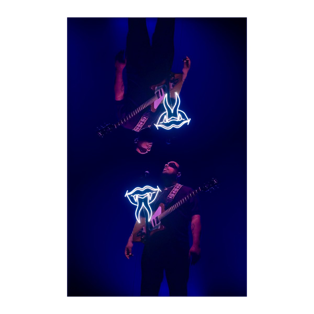 Ellie_snunes's tweet image. A2H
Ultra-sensible 
11.10.2024

🎸 A2H, entre amour, sensualité et démons intérieurs, il nous a emportés dans un univers aussi doux que sombre.…