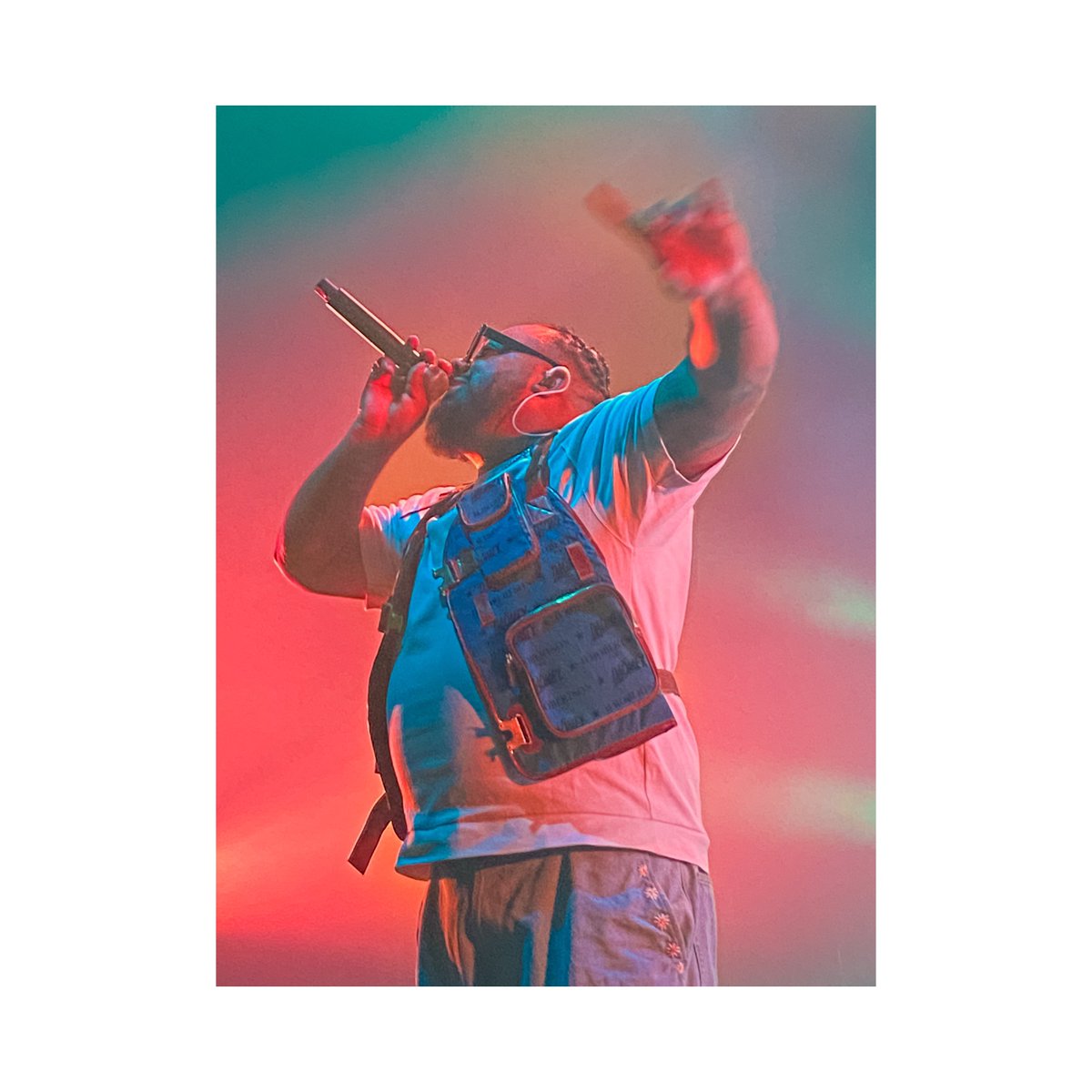 Ellie_snunes's tweet image. A2H
Ultra-sensible 
11.10.2024

🎸 A2H, entre amour, sensualité et démons intérieurs, il nous a emportés dans un univers aussi doux que sombre.…