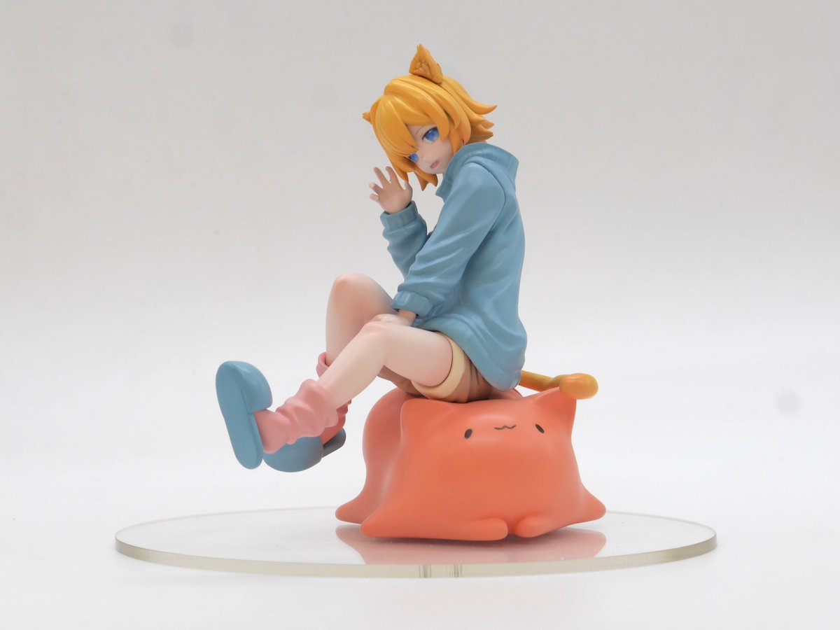 やまこびと tweet media