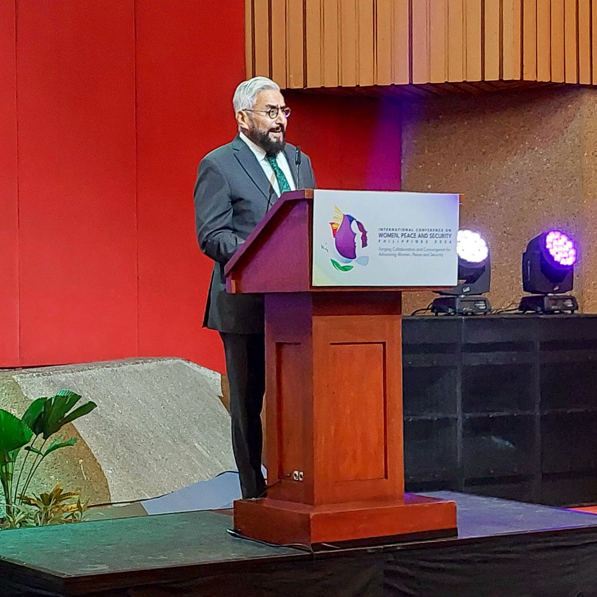DanielHJoseph's tweet photo. Hoy tuve el honor y privilegio de participar a nombre de 🇲🇽 en la Conferencia Internacional sobre Mujer, Paz y Seguridad #ICWPS. Subrayé el liderazgo de México en la Red Iberoamericana de Mujeres Mediadoras. https://t.co/khJEBahDuU