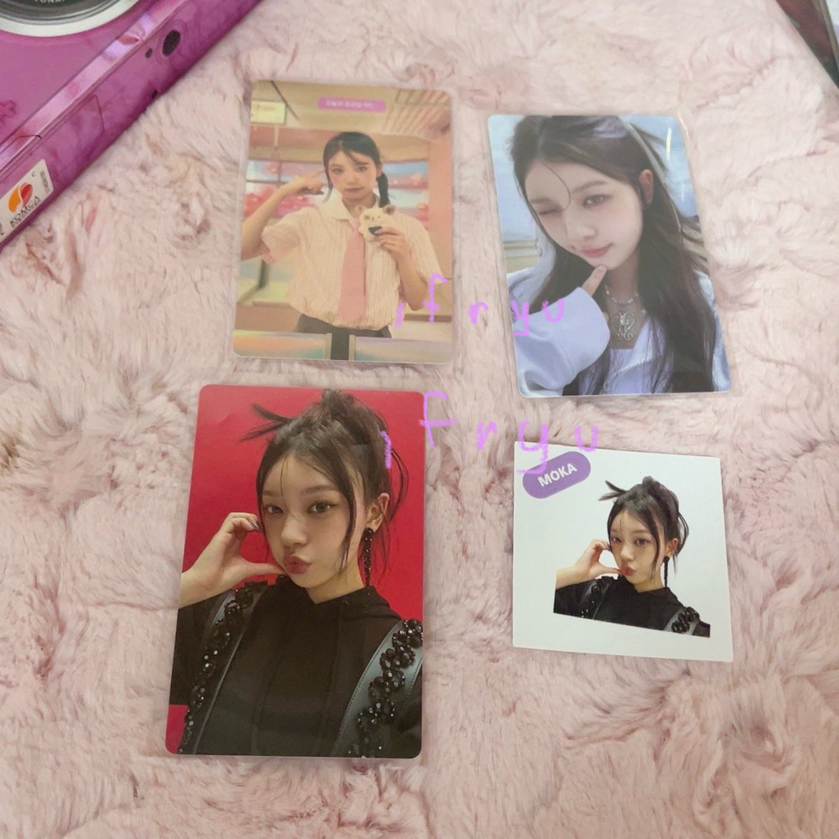 ifryu_'s tweet photo. พร้อมส่ง 🫶🏻 gllit to ver , weverse pob
แลก / ขาย

me ; โมกะ 2ใบบน 150 รส 
ใบล่าง +สติ๊กเกอร์ 200 รส
you ; วอนฮี ตามในรูป

#ตลาดนัดILLIT  #ตลาดนัดไอลิท https://t.co/Ie2PhioPF3