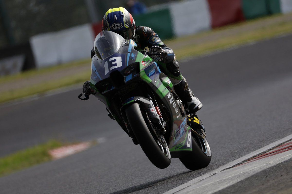 matsuba_rsitoh's tweet photo. #JRR 最終戦 鈴鹿Rd.

【13】 #中村竜也 選手

13番手スタート ▶︎ 10番手🏁
シリーズランキング ▶︎ 11位

10番手争いを制し、2戦連続トップ10でチェッカーを受けました！
これにより、今シーズン全戦でポイント獲得です👏✨

#MATSUBARACINGandRSITOH #MFJGP https://t.co/iw5z0bBdWH