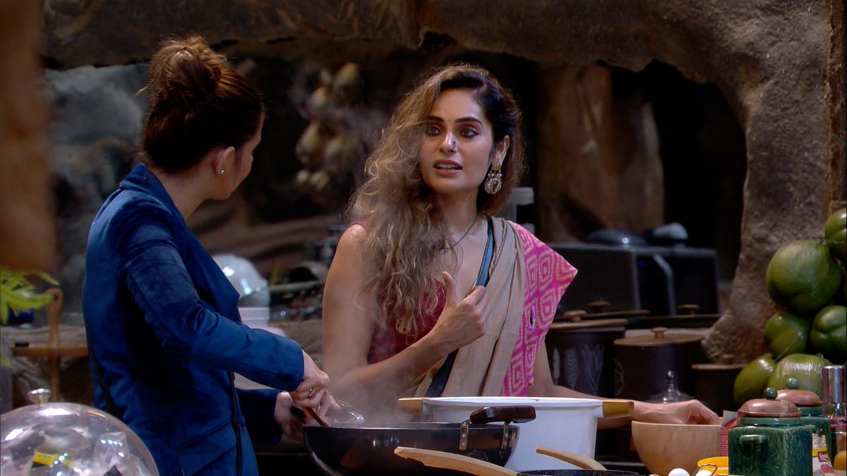 BiggBoss_Tak's tweet photo. Shrutika is on cloud nine! ☁️✨

Shrutika is very happy that she finally patched things up with Chum. She expresses her joy to Alice, emphasizing how important both Chum and Karan are to her.