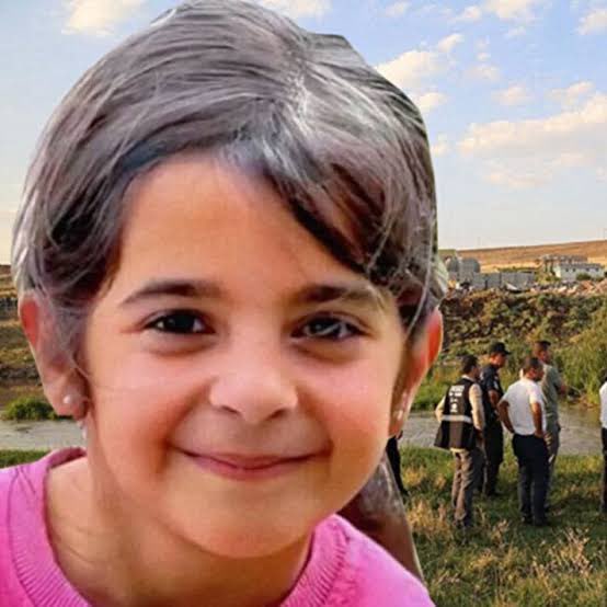 69 gündür kahrı perişan olduk! 
🛑Narin yaşıtı tüm çocukların, faili meçhul cinayetlerinin yüzü ve adı oldu.
🛑Yıprandık.
Güvensizlik, kaygı, mide bulantısı, öfke ve nefret içerisinde
🆘7 Kasım gününü bekliyoruz! 
🛑Unutmayın
#NarinSahipsizDeğil