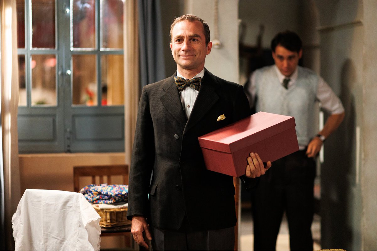 LaModerna_tve's tweet image. ¡Buenos días! Hoy, en #LaModerna

➡️ Rodrigo recibe la beca para estudiar medicina
➡️ Inés y Agustín informan su compromiso
➡️ Elías tiene un detalle con Leonora

¡Nos vemos a las 16:30h en @La1_tve y @rtveplay! 😘