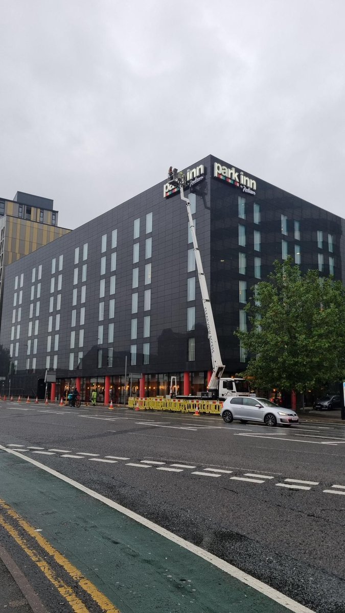 XmoStrata's tweet image. Anyone fancy going up in this boom? 
The traffic management makes the task much safer, but you still need a head for height when working on some of our jobs.
#signs #branding #hotelsigns #hotelbranding
