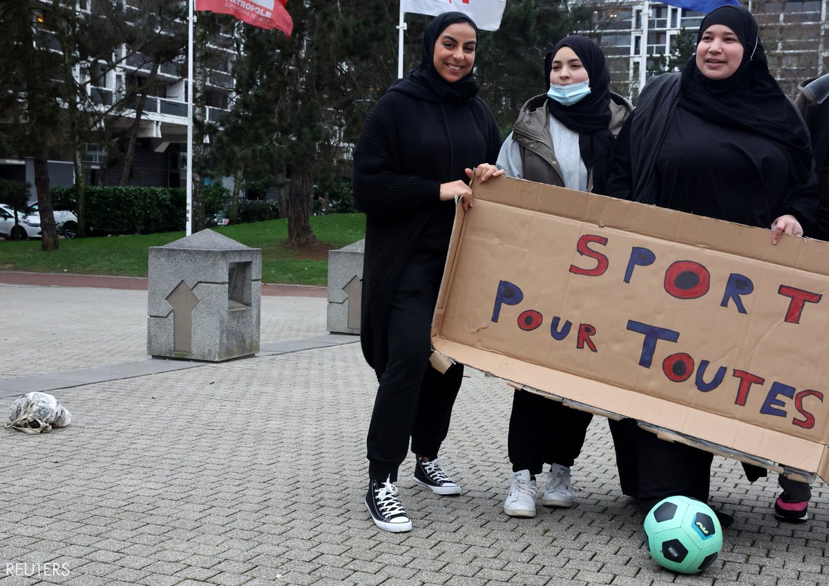 UN_SPExperts's tweet photo. #France: Hijab bans in sports are discriminatory and must be reversed. UN experts urge France to take all measures at its disposal to protect women &amp; girls in sports, to safeguard their rights &amp; to promote equality  &amp; mutual respect for cultural diversity.
https://t.co/vp74NssBUX https://t.co/GIoVbgGiPw