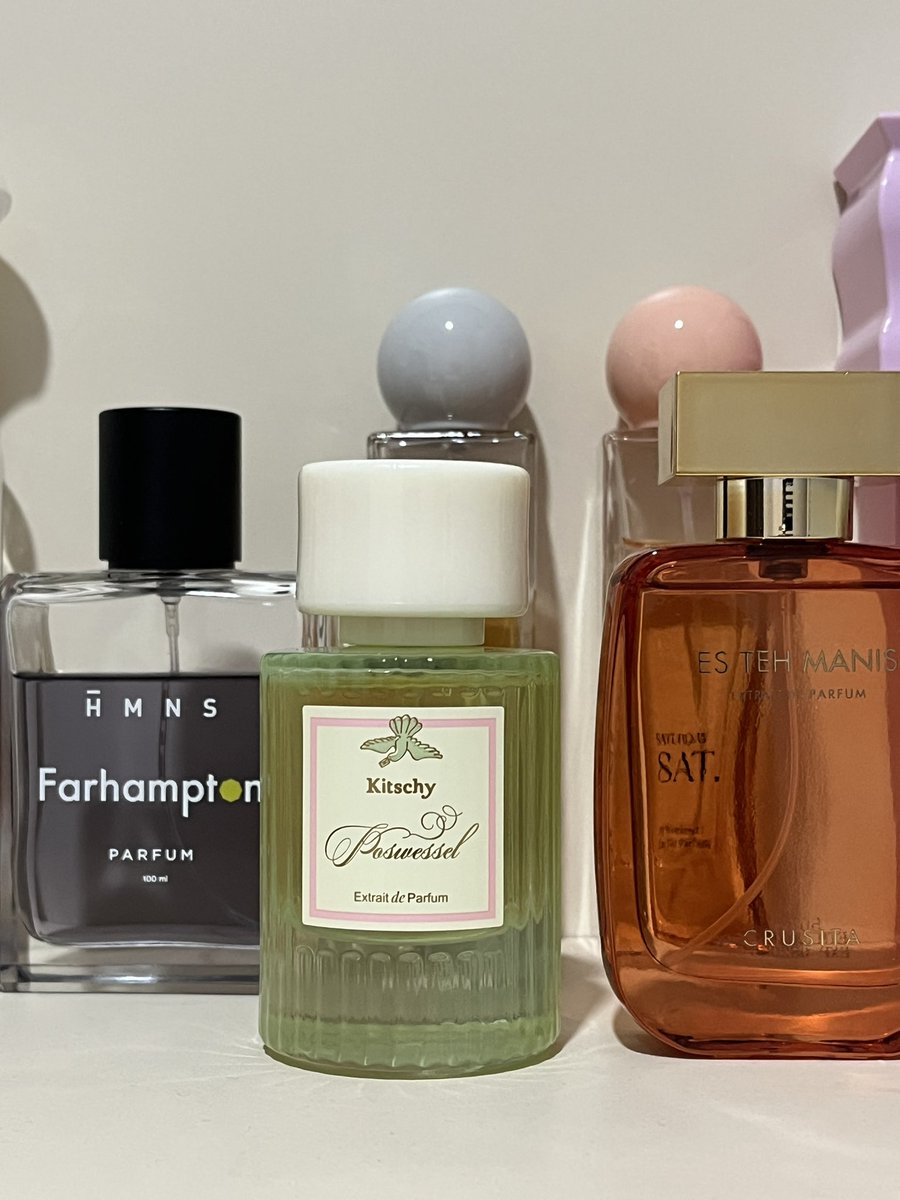 linskinjournal's tweet photo. review parfum pake bahasa awam:

mostly yg aku sebutin parfum yg udah sering aku pakai🙂‍↔️ ketahanannya mantep dan semerbak✨ https://t.co/1aEOV0YHhB