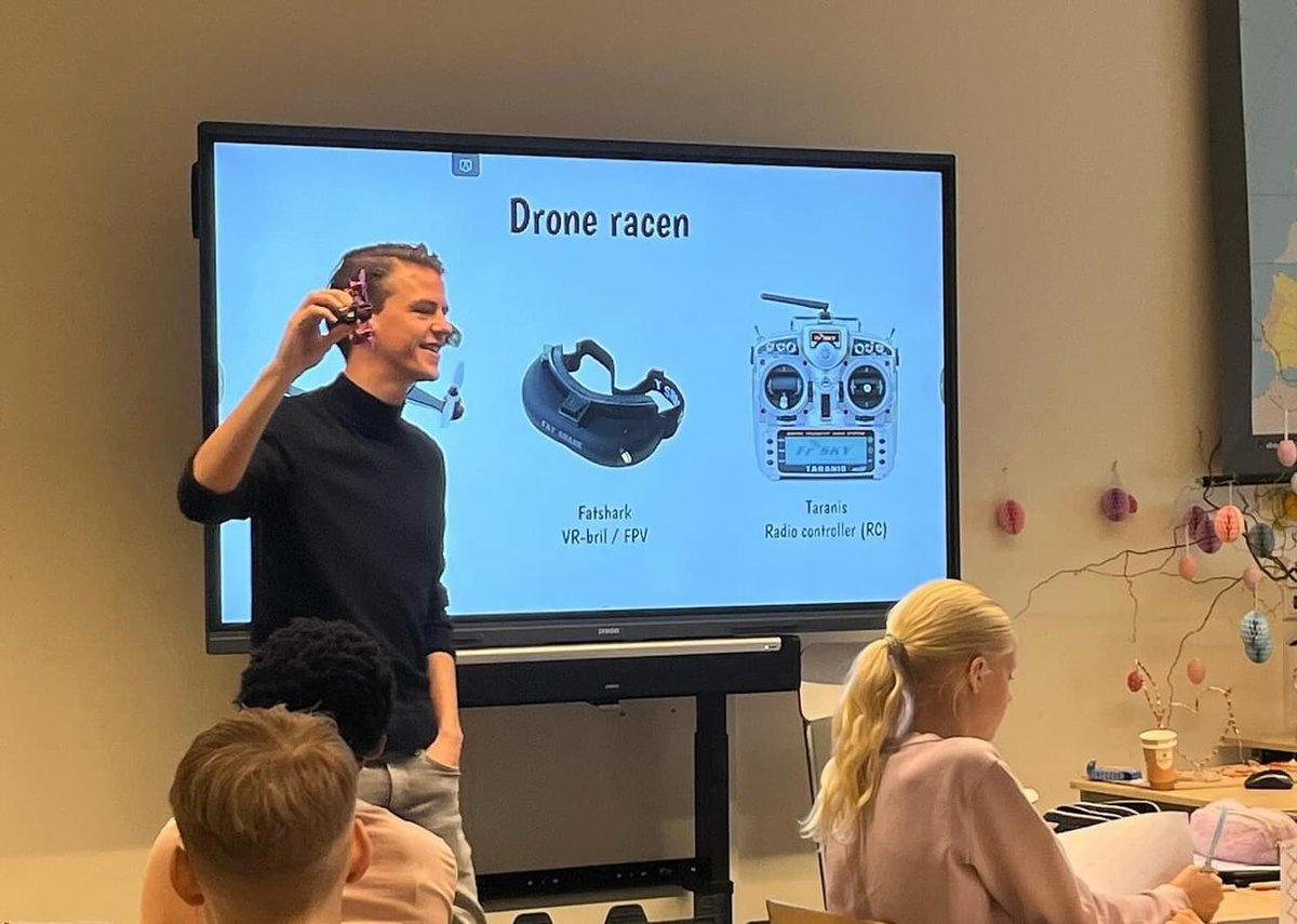 FutureMindz tweet media