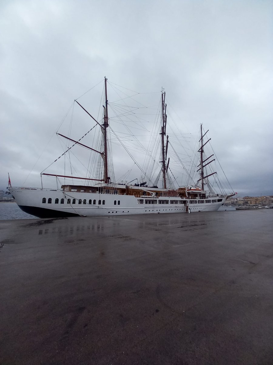 portsgencat's tweet photo. ⚓ Aquest matí, el veler de creuer de tres pals #SeaCloud II fa escala al port de #Palamós. #PortsGeneralitat #costabravacruiseports #incostabrava. https://t.co/ITdSAwEql6