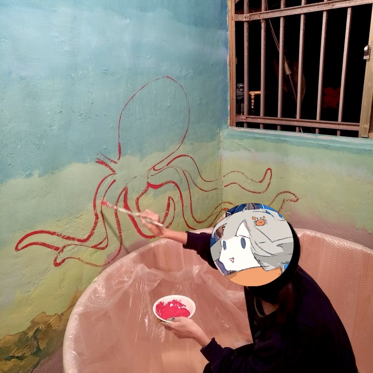 「今日は、神奈川県葉山町にある子供向け宿泊施設の浴室にて、壁に絵を描くお仕事をして」|津島ソラ🌸のイラスト