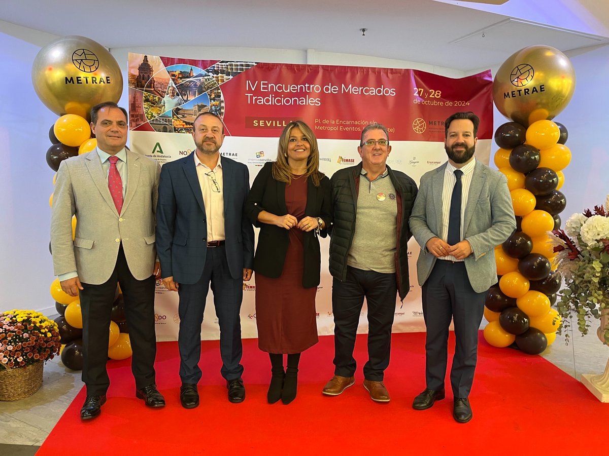 ConfederCom's tweet photo. Durante el encuentro de #METRAE hemos reafirmado colaboraciones y contactos, como los establecidos con @eveliarincon, concejala de #comercio del Ayuntamiento de Sevilla, o Francisco Muñoz, concejal de #mercadosdeabastos del Ayuntamiento de Barbate. https://t.co/YffN4Htm2U