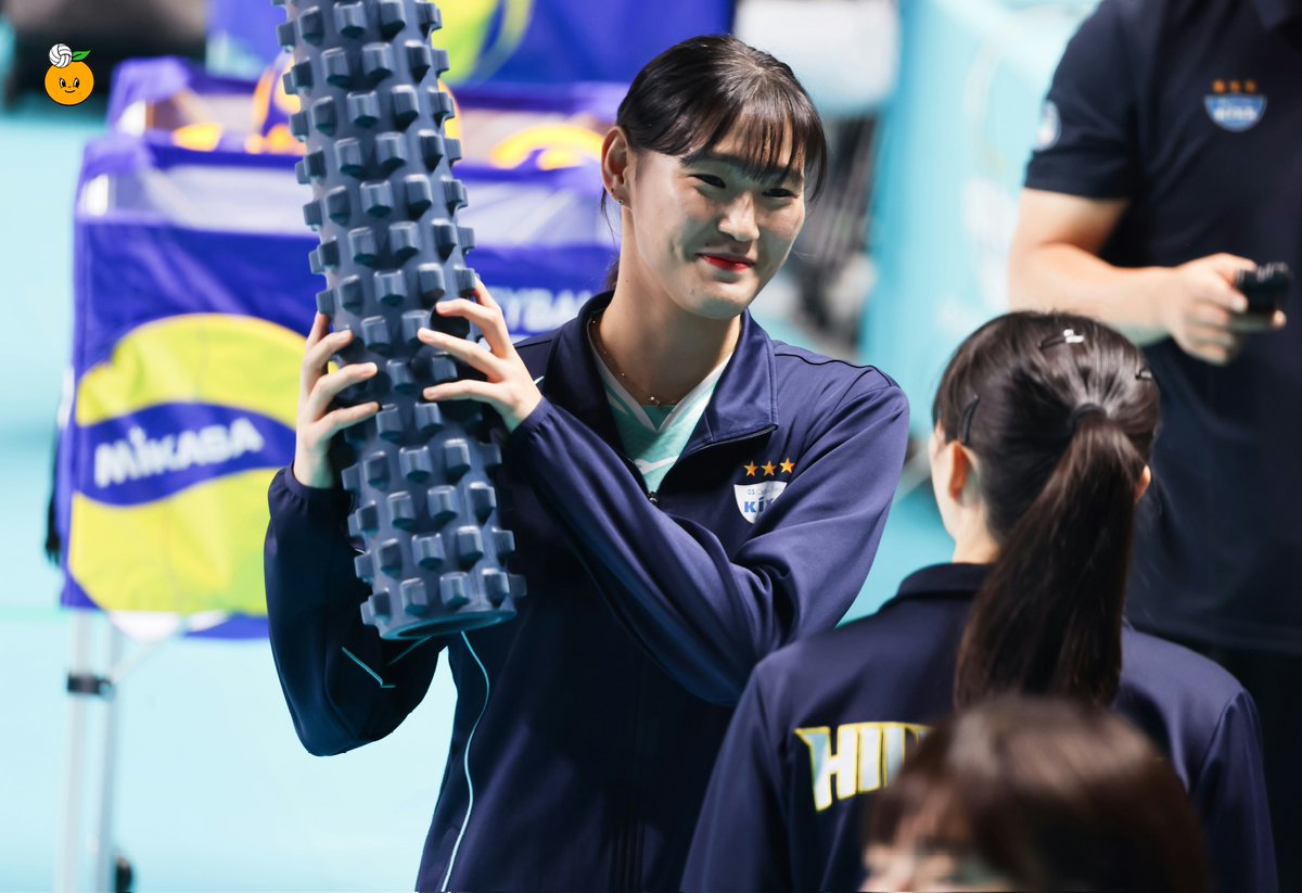 다인이가 너무반가웠나?
때릴려고 하는 주향이🤭🤭🤫

#김주향 #김다인 #GS칼텍스배구단 #여자배구 #향큼이