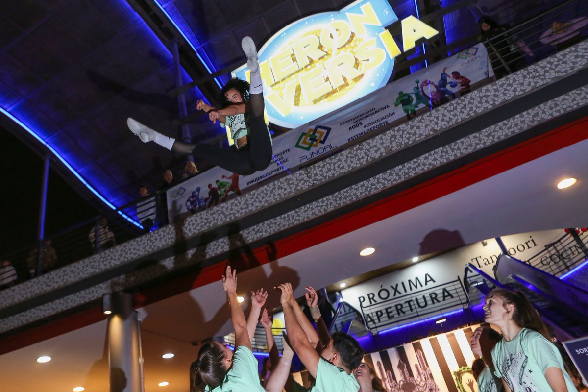 Fundalcobendas's tweet photo. 🙌 Maravillosa tarde de Halloween vivimos este sábado con la exhibición espectacular de cheerleading de @CheerXport  en @HDiversia https://t.co/AZZ0uLsd6e