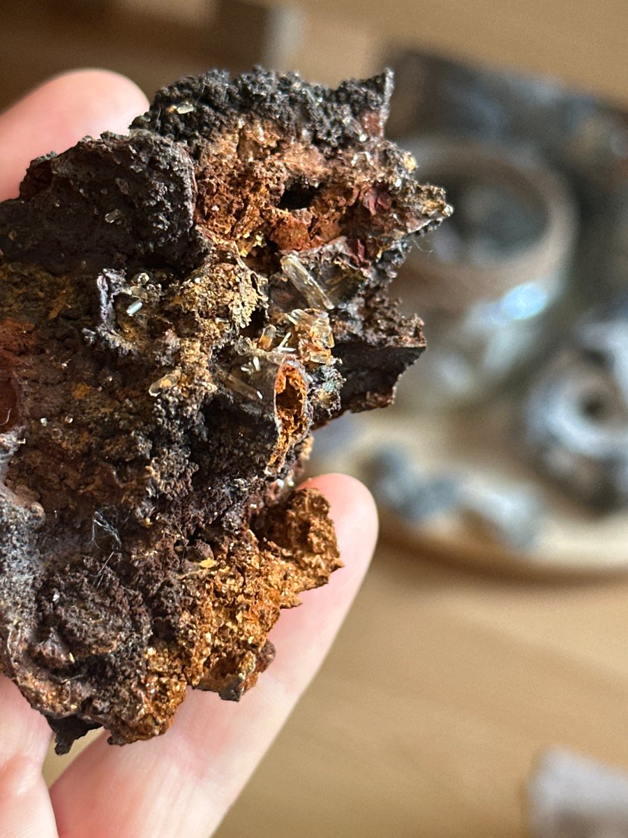 plainsofstone's tweet photo. “Breaking free from old patterns with the transformative energy of barite—embracing growth, clarity, and inner strength.” #HealingCrystals #Barite #SpiritualJourney #plainsofstone https://t.co/Fp4Q3A48cU