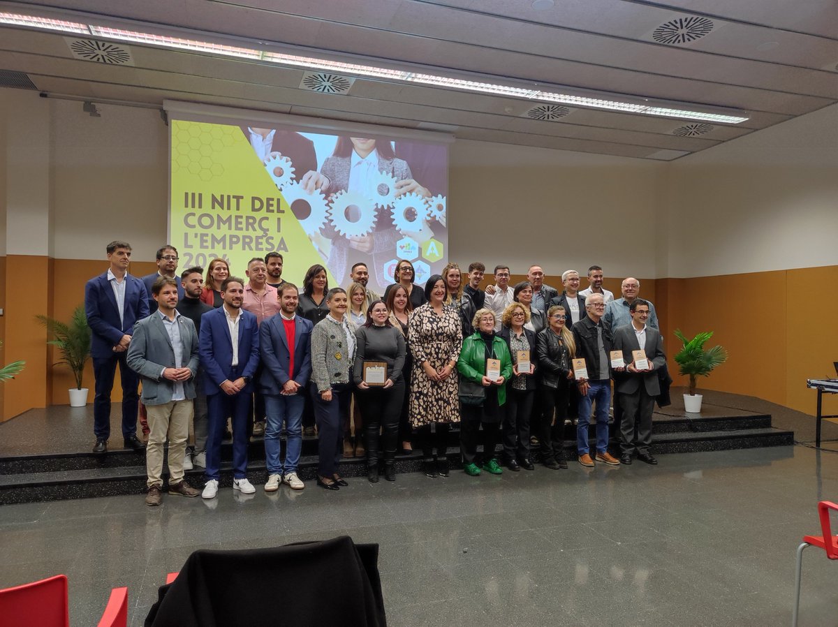 III Nit del Comerç i l'Empresa
<a href="/ajvilanovacami/">Ajuntament Vilanova del Camí</a> <a href="/noemitrucharte/">Noemi Trucharte</a> <a href="/Jordi_Baron/">Jordi Barón</a> <a href="/radionovacat/">Ràdio Nova</a> 
#VilanovadelCamí
#PromocióEconòmica
Enhorabona a tots els premiats!