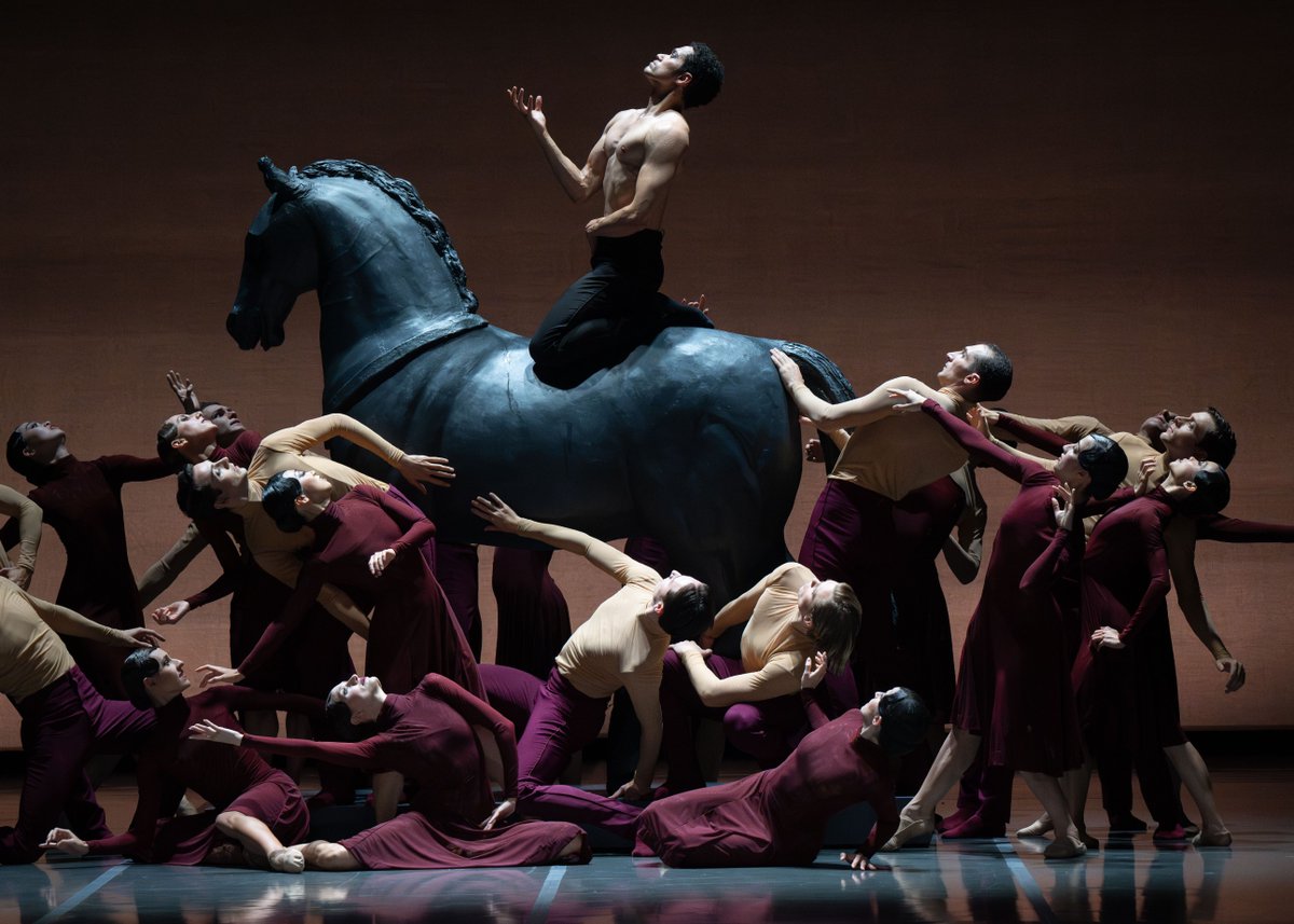Danses avec la plume (@dansesplume) on Twitter photo Chronique de la soirée d'ouverture de saison du Ballet <a href="/operaducapitole/">Opéra national du Capitole</a>, autour de la musique baroque, et la création par deux chorégraphes d'aujourd'hui de deux ballets de Gluck, qui avaient fait date au XVIIIe siècle : "Sémiramis" et "Don Juan".
dansesaveclaplume.com/1125382/en-sce… Chronique de la soirée d'ouverture de saison du Ballet <a href="/operaducapitole/">Opéra national du Capitole</a>, autour de la musique baroque, et la création par deux chorégraphes d'aujourd'hui de deux ballets de Gluck, qui avaient fait date au XVIIIe siècle : "Sémiramis" et "Don Juan".
dansesaveclaplume.com/1125382/en-sce…