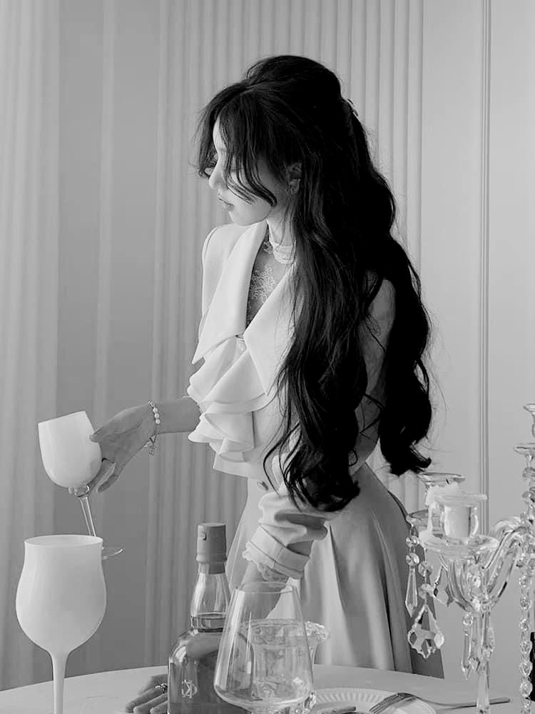 proifyl's tweet image. ㅤㅤㅤ
ㅤ
"──   𝘴𝘩𝘦   𝘭𝘰𝘰𝘬𝘦𝘥   𝘭𝘪𝘬𝘦   𝘢    𝘤𝘳𝘶𝘦𝘭   𝘪𝘮𝘮𝘰𝘳𝘵𝘢𝘭,
𝘧𝘪𝘯𝘥𝘪𝘯𝘨  𝘩𝘦𝘳  𝘴𝘱𝘪𝘳𝘪𝘵𝘶𝘢𝘭  𝘧𝘦𝘢𝘴𝘵   𝘪𝘯   𝘵𝘩𝘦  𝘢𝘨𝘰𝘯𝘪𝘦𝘴
𝘰𝘧  𝘢  𝘥𝘺𝘪𝘯𝘨  𝘳𝘢𝘤𝘦."   (𝟏𝟖𝟓𝟗 ; 𝐓he  𝐋ifted  𝐕eil)
ㅤ
ㅤ