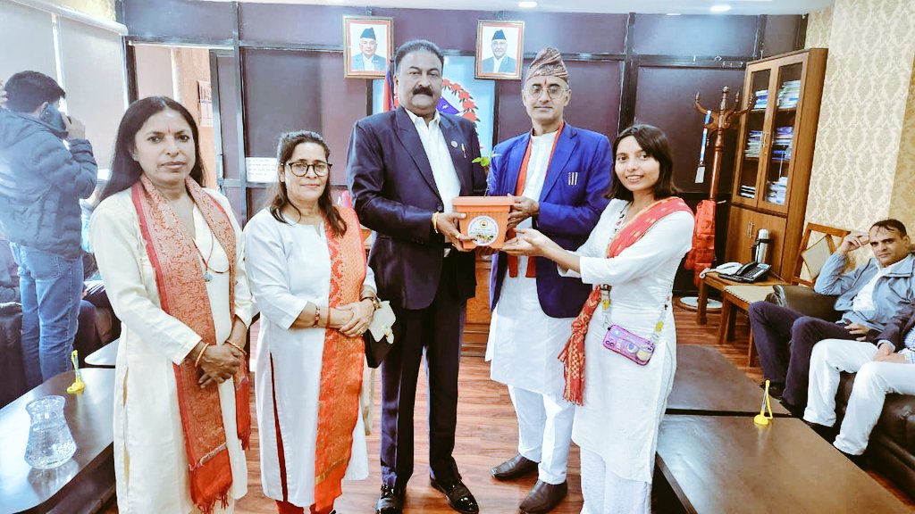 AJAYAWASTHI108's tweet photo. ● एक पेड़ राष्ट्र के नाम ••🇳🇵 भगवती मानव कल���याण संगठन द्वारा राष्ट्रव्यापी अभियान •••••○
▪︎संस्कृति, पर्यटन तथा नागरिक उड्डयन मन्त्रालयका सहसचिव डा. सुरेश सरस श्रेष्ठ ज्यू 
▪︎ माननीय सङ्घीय मामिला तथा सामान्य प्रशासन मन्त्री श्री राजकुमार गुप्ता ज्यू
▪︎ माननीय संस्कृति तथा पर्यटन मन्त्री श्री बद्री प्रासाद पाण्डे ज्यू
