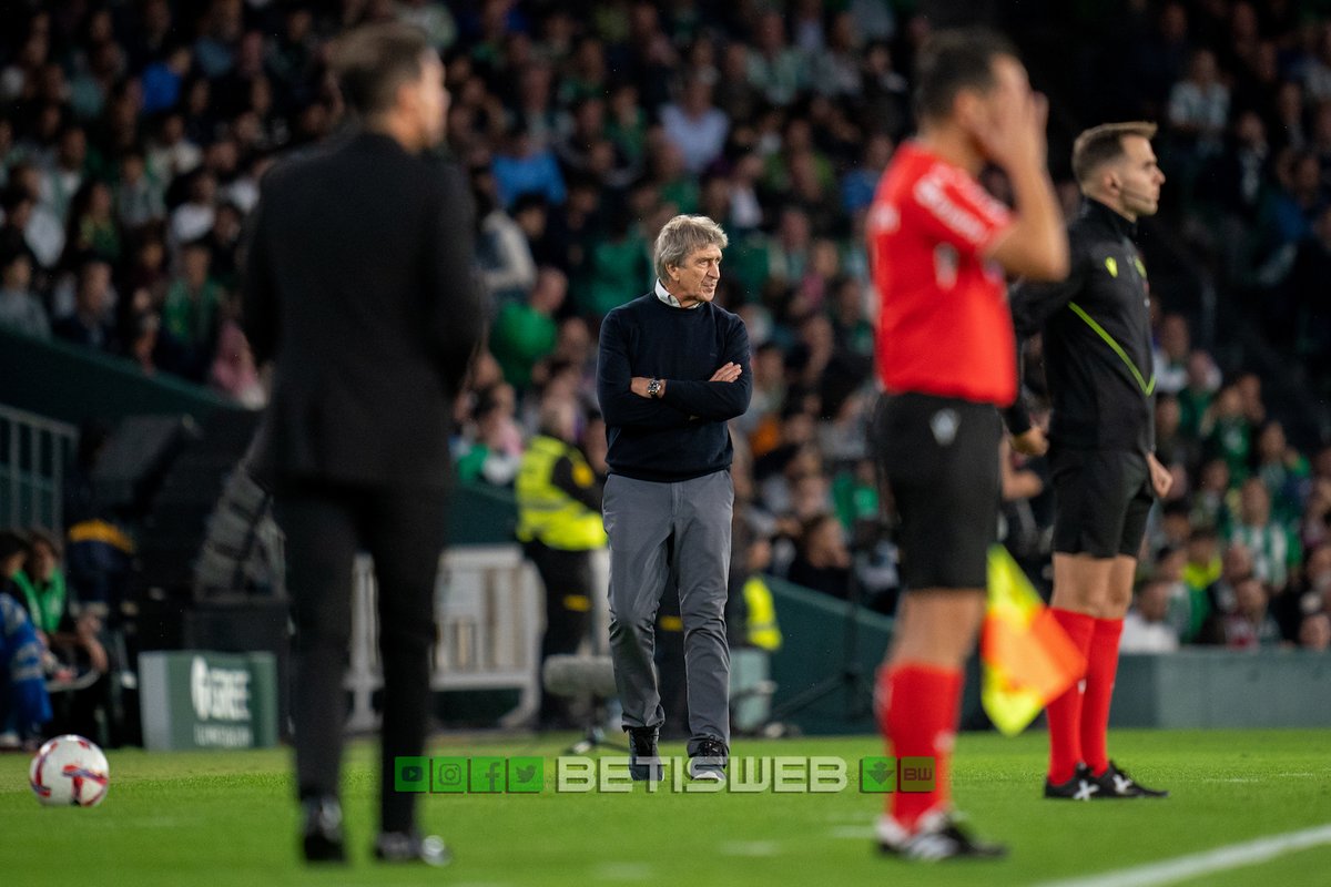 AlexGonz92's tweet photo. 🟢 El #RealBetis es, junto a Real Madrid y Atleti, el único que equipo que lleva cuatro temporadas consecutivas terminando la jornada 11 en puestos de Europa.

Ni Real Sociedad, ni Athletic Club, ni Sevilla y ni siquiera el Barça.

El Betis de Manuel Pellegrini Ripamonti. https://t.co/Je1IFf48T0