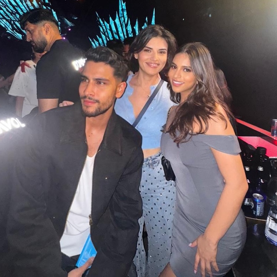 KalpeshKl's tweet photo. A starry gathering in Dubai! ๐ With #AryanKhan, #SuhanaKhan, #VedantMahajan, #Tesher, and #AmirKhan lighting up the scene. https://t.co/tixRp7qvE6