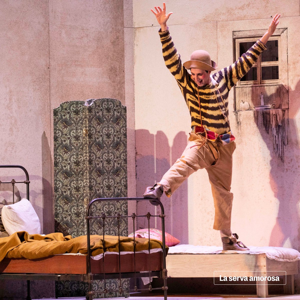 "Les personnages de Goldoni, plein de nuances, ne sont pas uniquement teintés d’une seule couleur." - Catherine Hiegel, metteuse en scène.

𝘓𝘢 𝘚𝘦𝘳𝘷𝘢 𝘈𝘮𝘰𝘳𝘰𝘴𝘢, en ce moment à la Porte Saint-Martin : bit.ly/3NjrzT2

#theatre #portesaintmartin #laservaamorosa