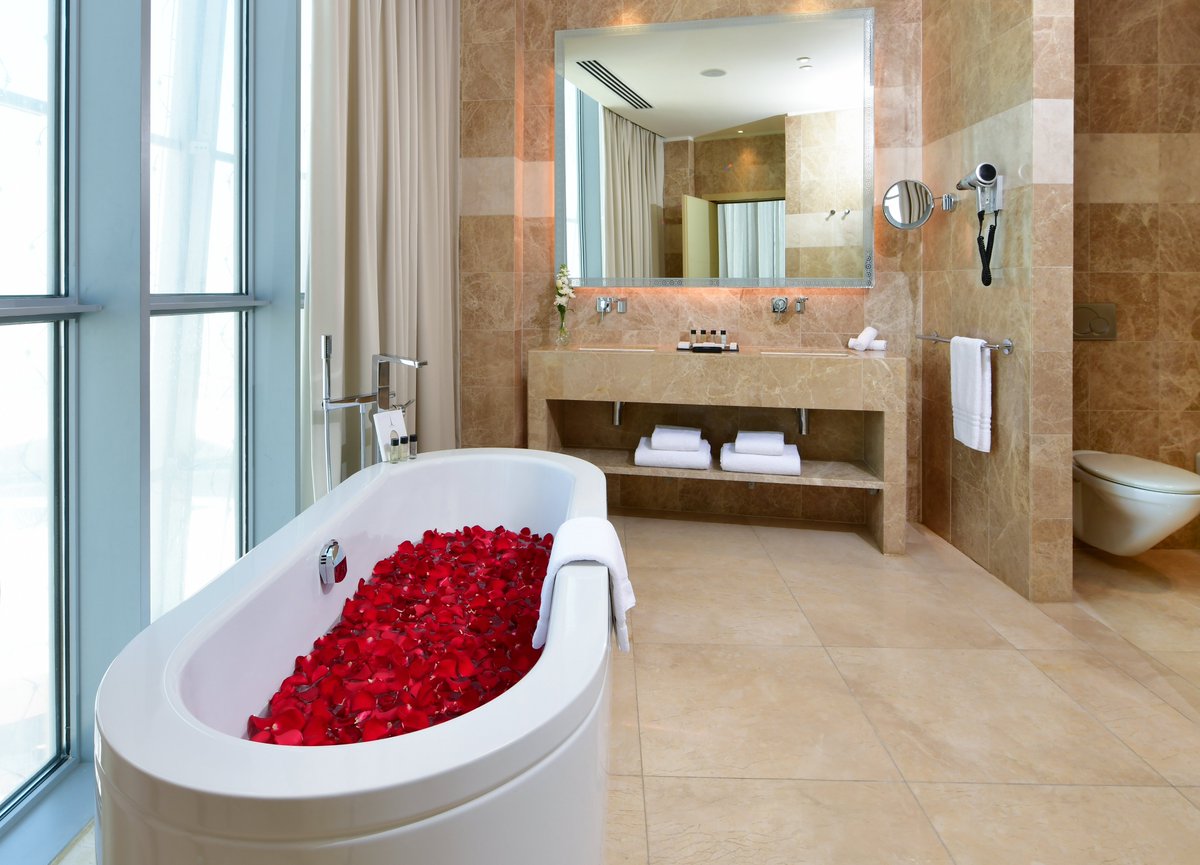 CELEBRATING BUCKET-LIST-WORTHY PLACES
The most iconic hotel in Doha is spread across 51 floors, consisting of 163 rooms and suites, all offering a unique iPad in-room solution.
<a href="/HauteGrandeur/">Haute Grandeur</a> 
#Hautegrandeur #travelexcellence #hautegrandeurawards #globalhotelawards #hotelawards