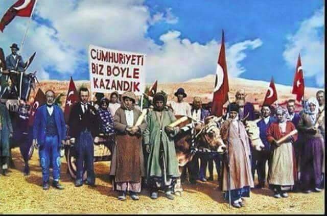 mediha_kamer's tweet photo. Onurla,Gururla, 
Şerefle söylüyoruz.
Ne Mutlu Türküm Diyene..

#29EkimCumhuriyetBayramı mız kutlu olsun. https://t.co/XBifRWZba6