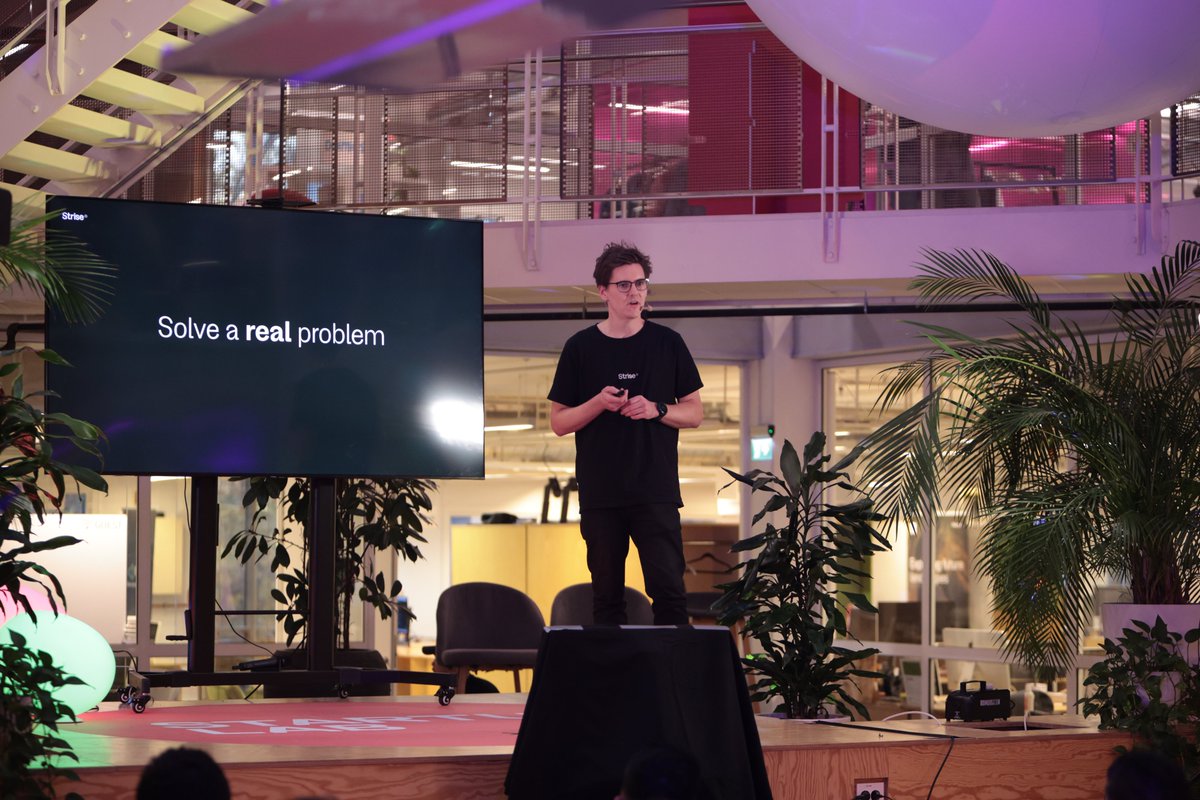 AI Mad Lab tweet media