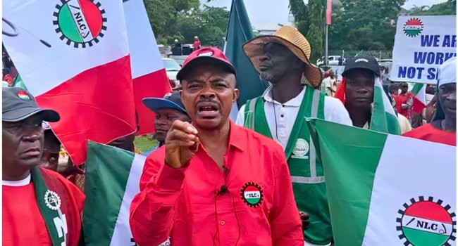 giant_planet's tweet photo. NLC condemns IMF over fuel subsidy removal
https://t.co/vIsR8uCJ6p https://t.co/0A0mDIUzvj